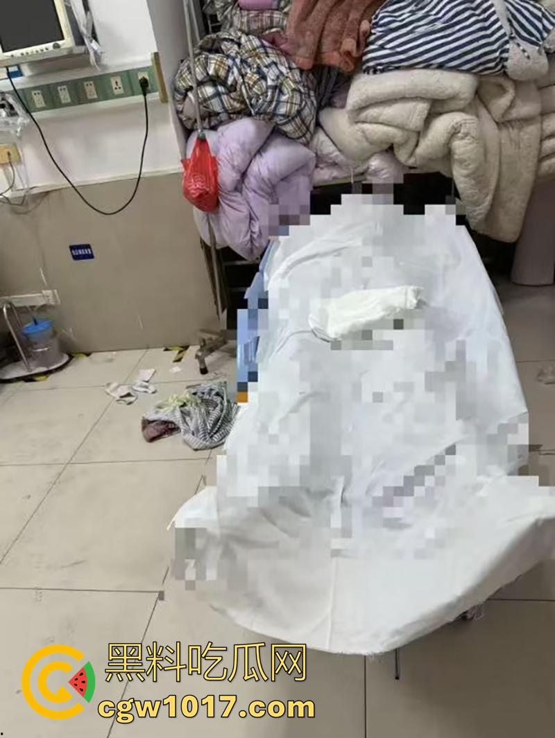 商场玩真人CS，竟真玩出人命了，广东阳江某商场，举办真人cs，竟用帆布当掩体，导致18岁男子掉下去摔死！  第7张