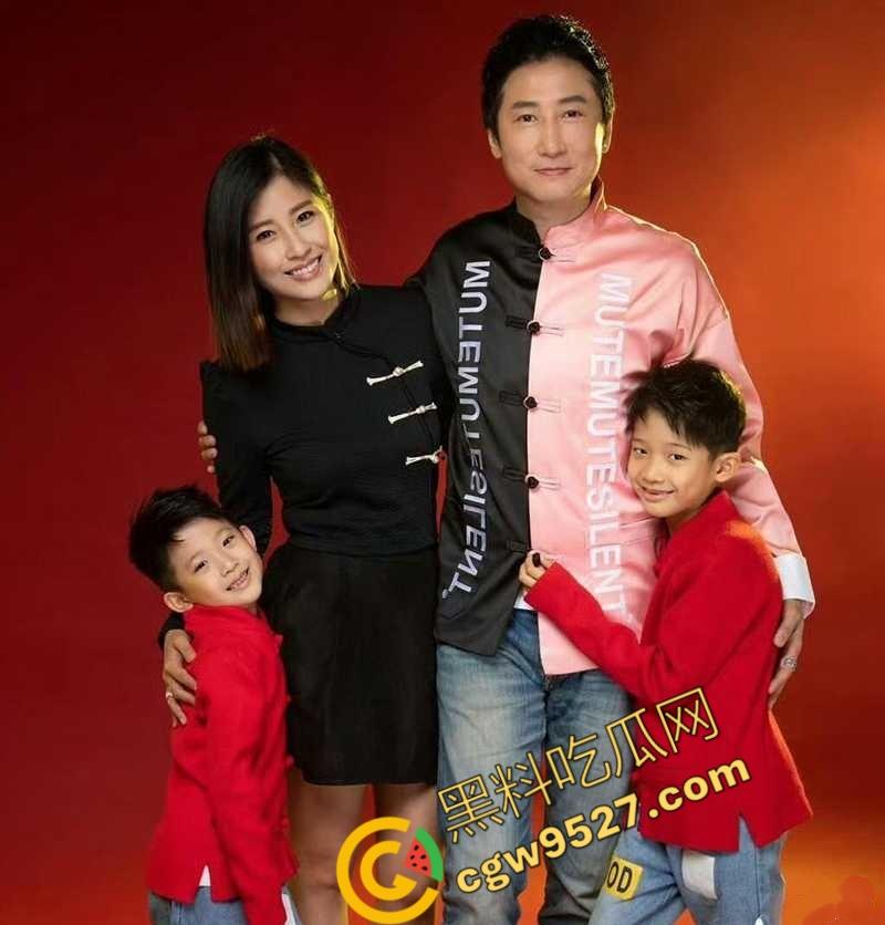 明星也淫乱!香港功夫巨星【洪金宝】儿媳【周家蔚】群交视频大曝光,1女V多男,画面真刺激 第4张 明星也淫乱!香港功夫巨星【洪金宝】儿媳【周家蔚】群交视频大曝光,1女V多男,画面真刺激 第4张