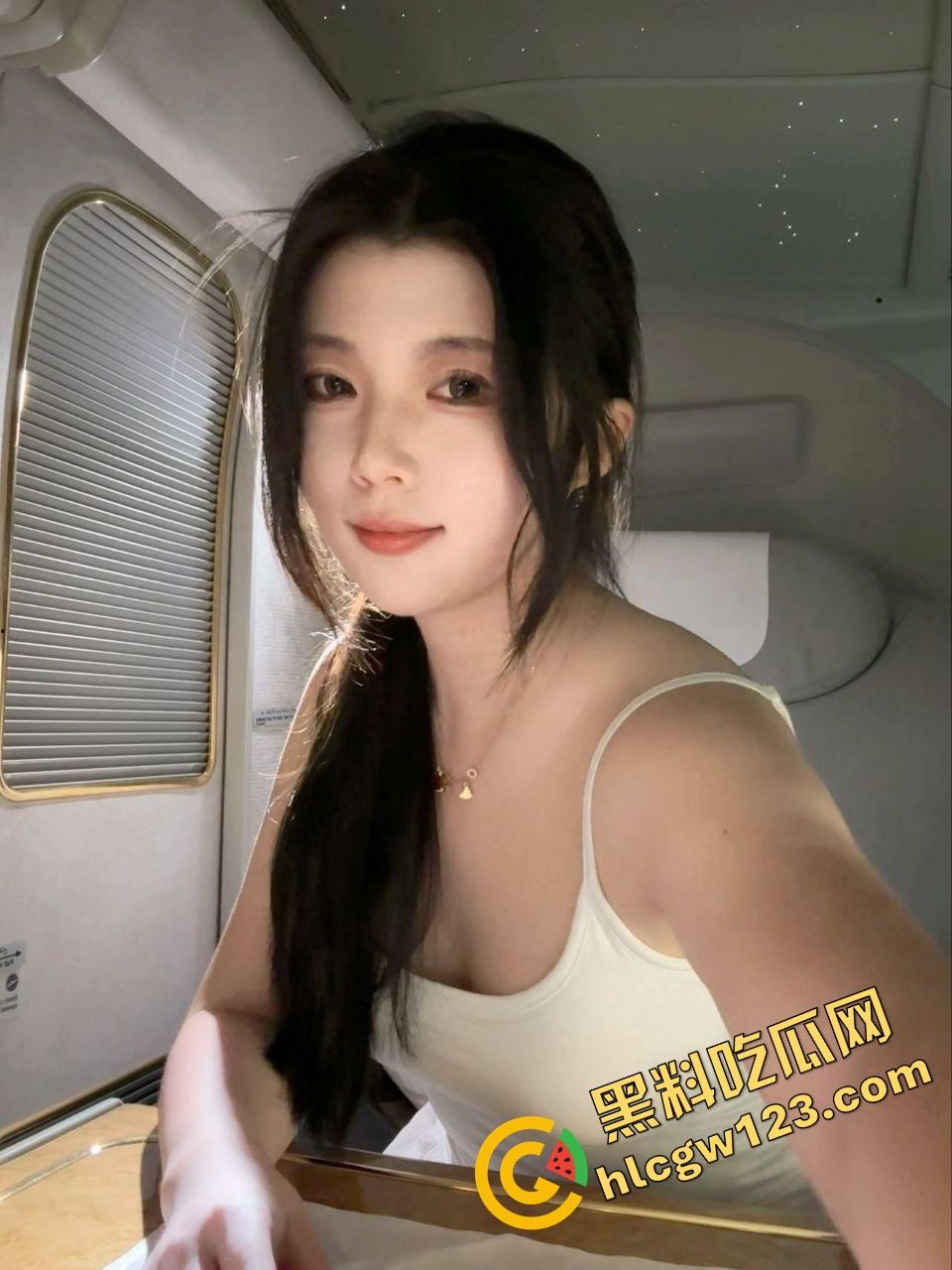 帝都佳乐健身房健身名媛『田尤溪』被爆约炮流出,渔网装白丝黑丝轮番开干,肥臀翘到爆、撸点拉满! 第4张 帝都佳乐健身房健身名媛『田尤溪』被爆约炮流出,渔网装白丝黑丝轮番开干,肥臀翘到爆、撸点拉满! 第4张