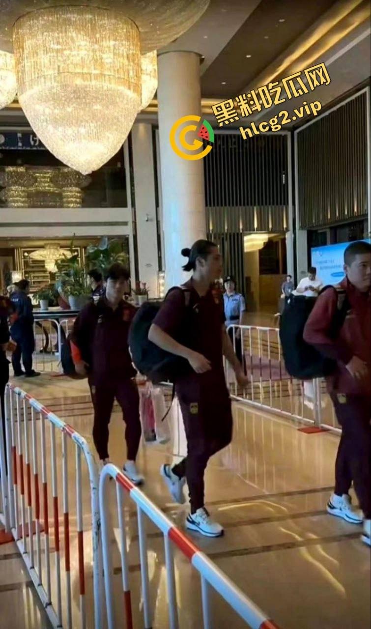 国足零蛋凯旋 “射门无力 购物给力” 惨输七球 仍能笑对人生 第4张 国足零蛋凯旋 “射门无力 购物给力” 惨输七球 仍能笑对人生 第4张