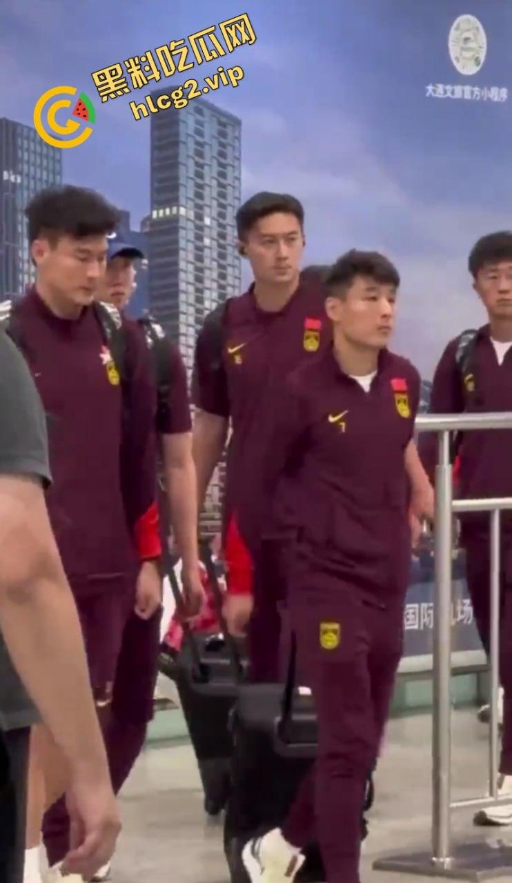 国足零蛋凯旋 “射门无力 购物给力” 惨输七球 仍能笑对人生 第6张 国足零蛋凯旋 “射门无力 购物给力” 惨输七球 仍能笑对人生 第6张