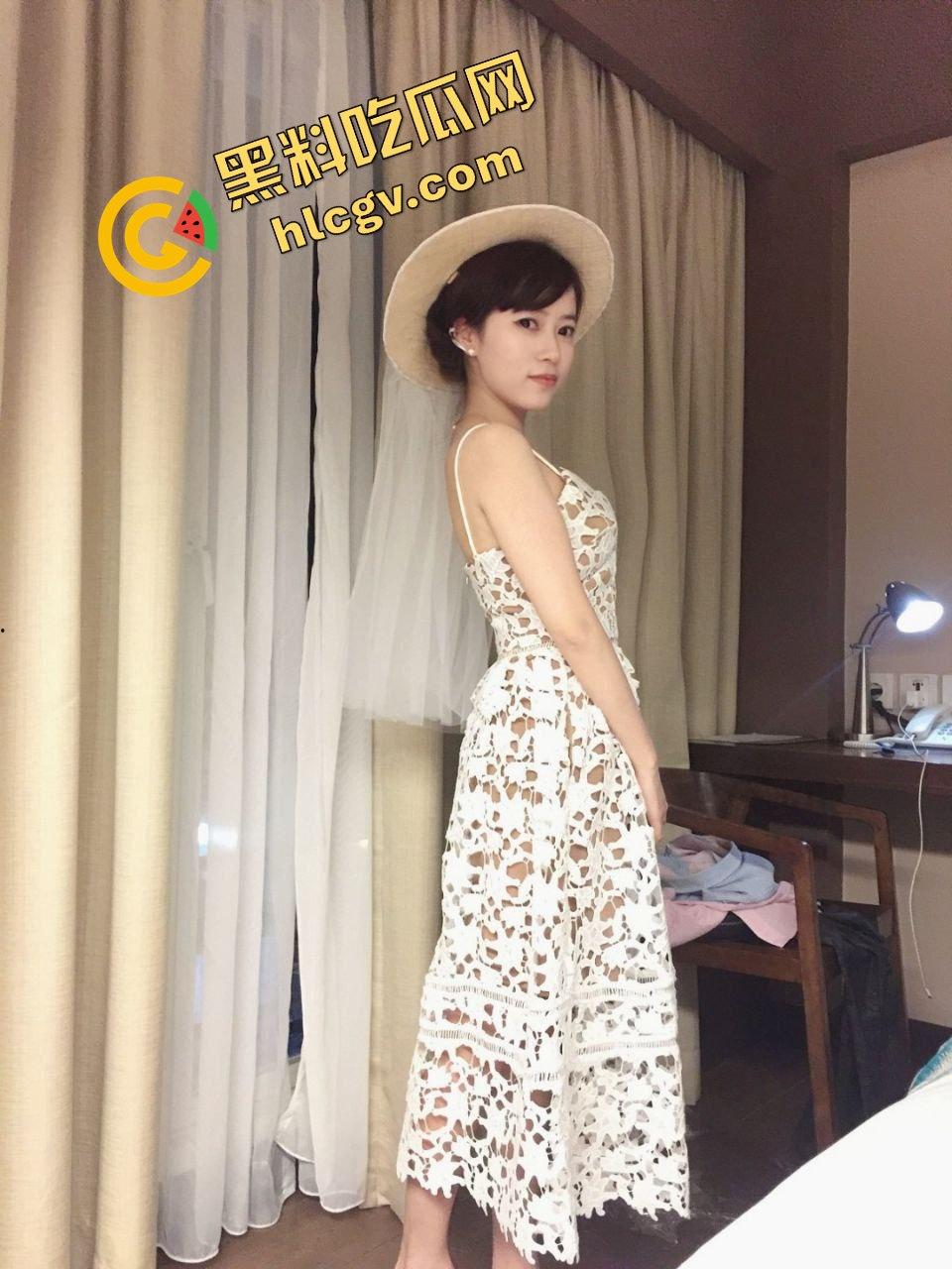 重庆科创职业学院反差婊甜妹【唐萌】为了生活费买奢侈品 下海约单男大哥 口爱射在脸上！独家曝光！  第2张