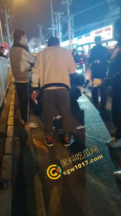 通州暴力事件震惊全城，饿了么专送外卖员突然发难，残忍刺客眼睛，现场混乱，令人毛骨悚然！  第2张