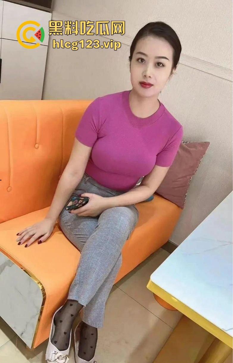 抖音爆料！江苏31岁人妻【你的晴姨】丝袜诱惑不穿内裤，妩媚撩人引发热议！  第4张