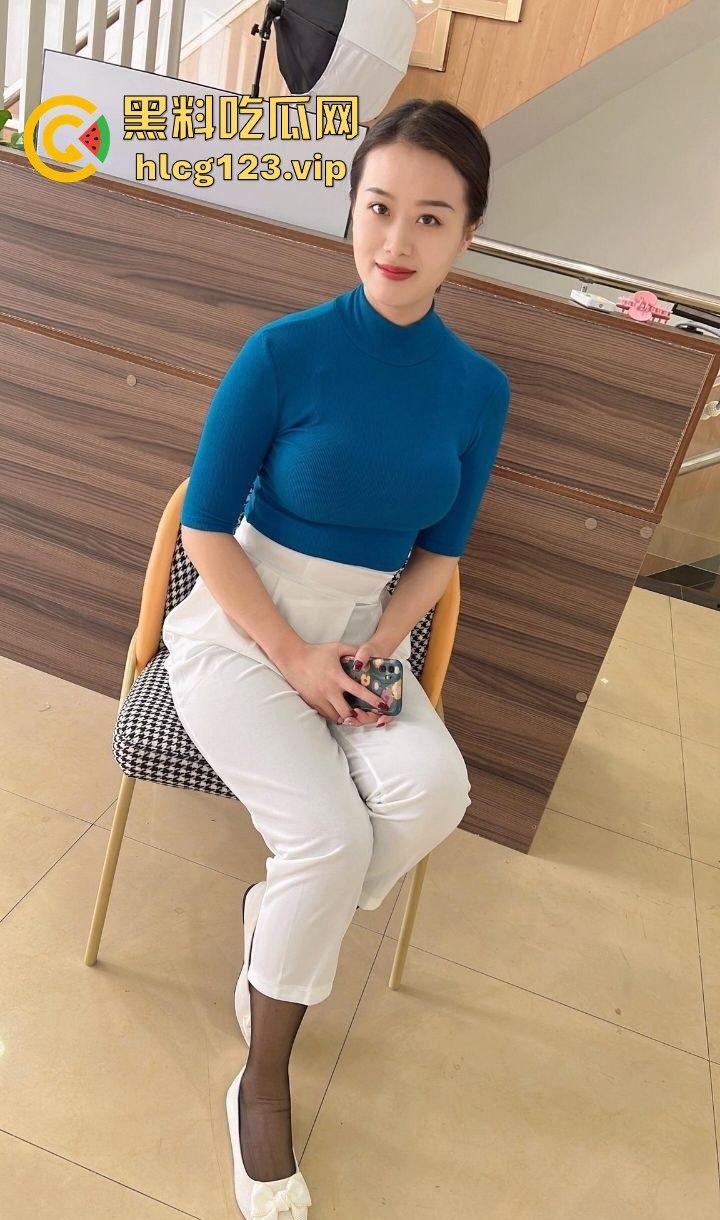 抖音爆料！江苏31岁人妻【你的晴姨】丝袜诱惑不穿内裤，妩媚撩人引发热议！  第12张
