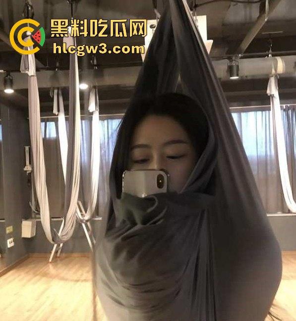 广州音乐学院女神【金依然】被富二代玩烂，内射视频全网疯传，穿开档丝袜任由抽插，直接成了移动肉便器！  第3张