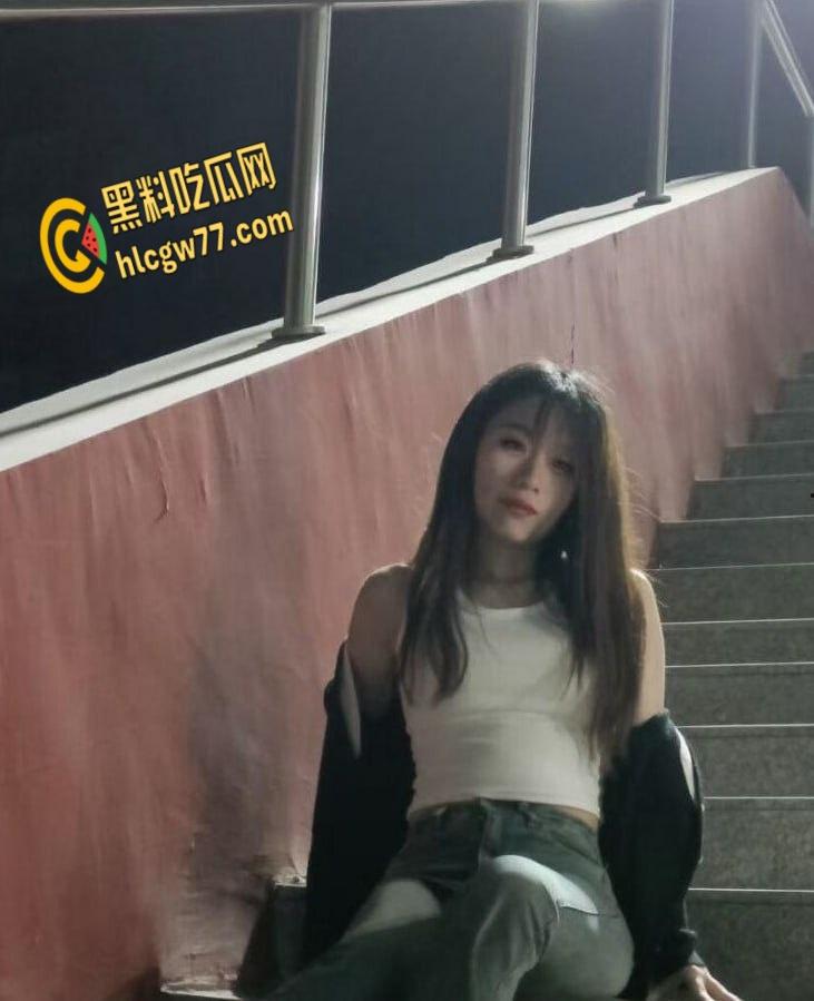 幼师【于漫】双面人生揭秘,白天甜美天使,晚上黑丝骑乘湿透整个床单! 第4张 幼师【于漫】双面人生揭秘,白天甜美天使,晚上黑丝骑乘湿透整个床单! 第4张