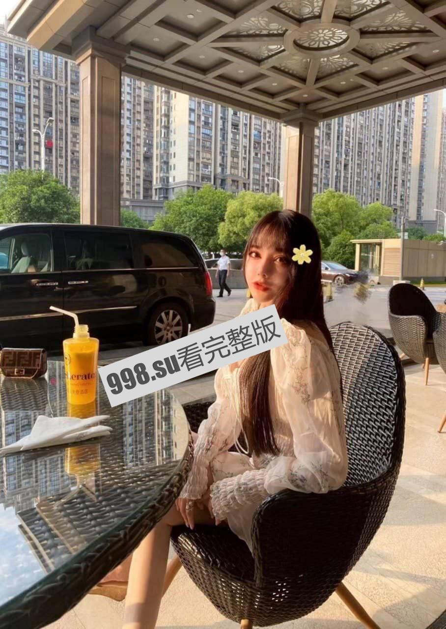 武汉大学新闻传播学李依玲 约炮视频被男方随意流传  第2张