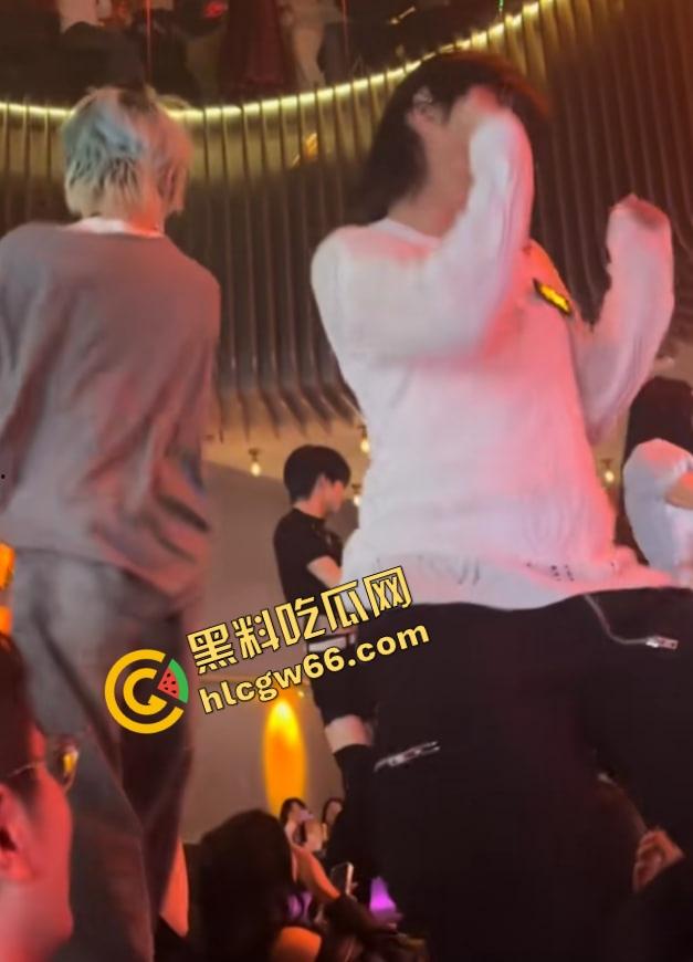 长沙春天夜店姐姐们爆玩男模，腹肌热舞搔到湿，小仙女们轮流上手，今晚不射都难！  第5张