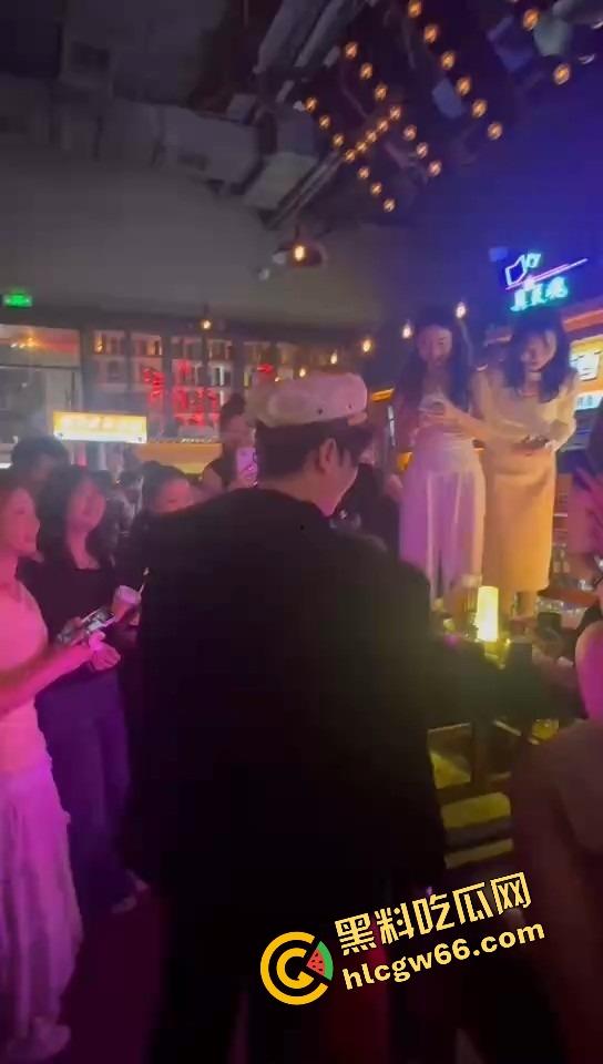 长沙春天夜店姐姐们爆玩男模，腹肌热舞搔到湿，小仙女们轮流上手，今晚不射都难！  第10张