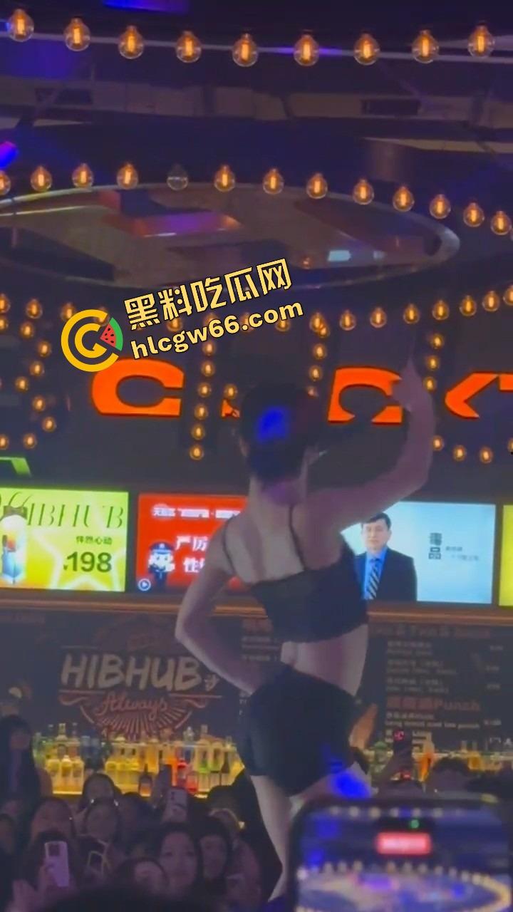 长沙春天夜店姐姐们爆玩男模，腹肌热舞搔到湿，小仙女们轮流上手，今晚不射都难！  第15张