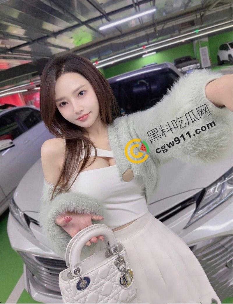 北京保时捷车主公开约炮视频:巨乳美人夜夜狂操,翘臀白乳摇动,酒店车内尽情肉欲 第4张 北京保时捷车主公开约炮视频:巨乳美人夜夜狂操,翘臀白乳摇动,酒店车内尽情肉欲 第4张