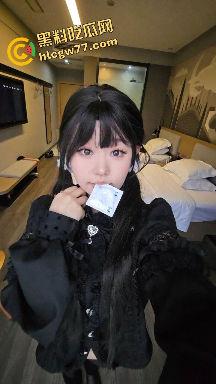 三洞想被塞满,高职圆脸母狗【林洛音】1米5矮子贱种扭成肉灯,在操场爬行,肉屁一扭就是求爆信号! 第2张 三洞想被塞满,高职圆脸母狗【林洛音】1米5矮子贱种扭成肉灯,在操场爬行,肉屁一扭就是求爆信号! 第2张