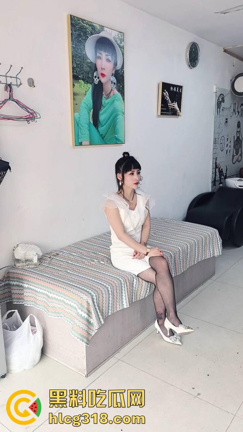 内蒙黑丝理发店老板娘【独领理发店】，离婚后快手擦边穿诱人丝袜卖骚，约炮体育生爆操骚穴！  第8张