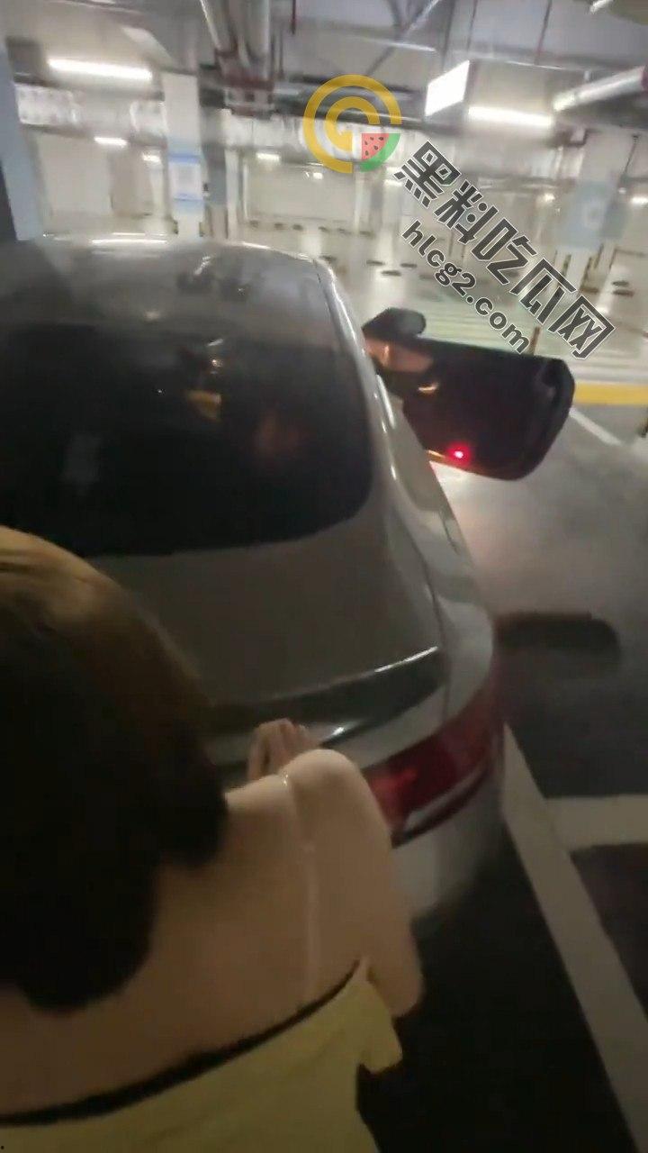 19厘米大鸡巴运动员，专调教高品质黑丝高跟女，视频揭秘！  第9张