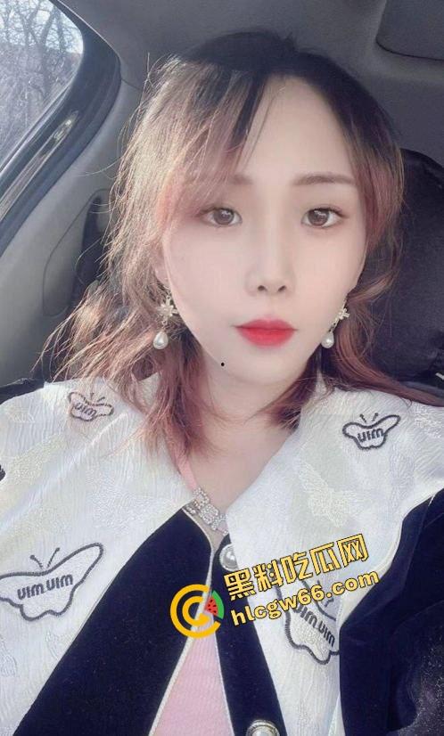 佛山小区人妻骚妇『邵萍丽』偷情嫌老公三下完事,转头让我操得腿软叫不停,高潮后主动舔鸡巴喊香! 第1张 佛山小区人妻骚妇『邵萍丽』偷情嫌老公三下完事,转头让我操得腿软叫不停,高潮后主动舔鸡巴喊香! 第1张