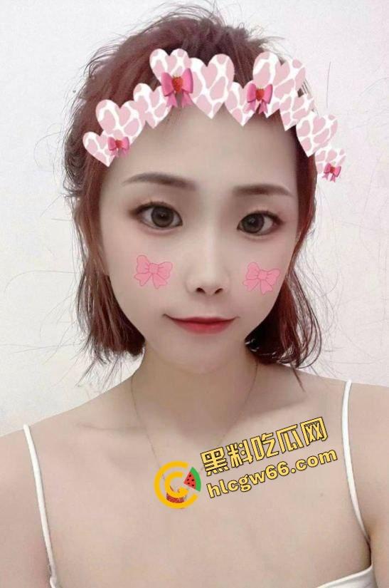 佛山小区人妻骚妇『邵萍丽』偷情嫌老公三下完事,转头让我操得腿软叫不停,高潮后主动舔鸡巴喊香! 第3张 佛山小区人妻骚妇『邵萍丽』偷情嫌老公三下完事,转头让我操得腿软叫不停,高潮后主动舔鸡巴喊香! 第3张