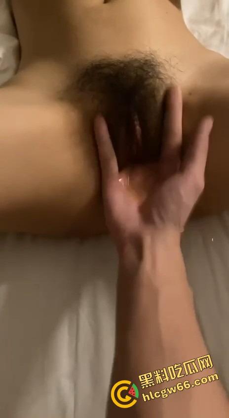 佛山小区人妻骚妇『邵萍丽』偷情嫌老公三下完事,转头让我操得腿软叫不停,高潮后主动舔鸡巴喊香! 第13张 佛山小区人妻骚妇『邵萍丽』偷情嫌老公三下完事,转头让我操得腿软叫不停,高潮后主动舔鸡巴喊香! 第13张