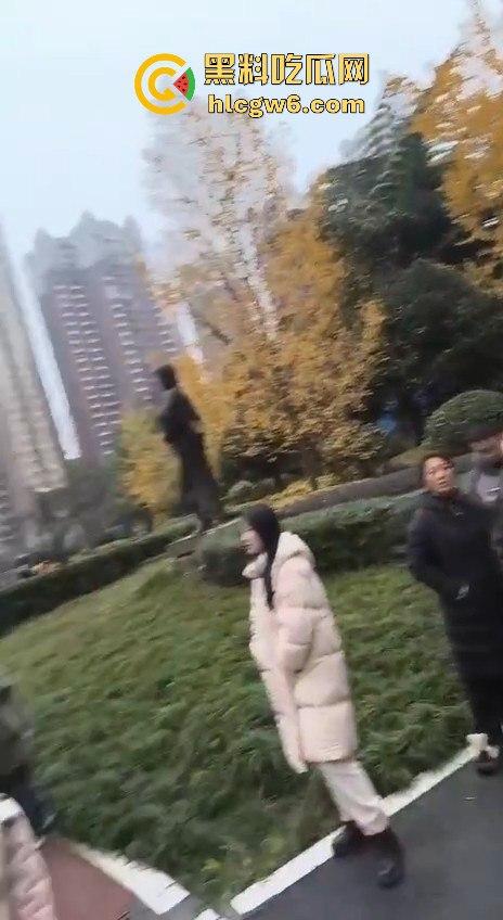 四川乐山峨眉维多利亚小区突发火灾,火灾具体什么原因引起的待确定中，出门在外一定要做好防火。  第12张