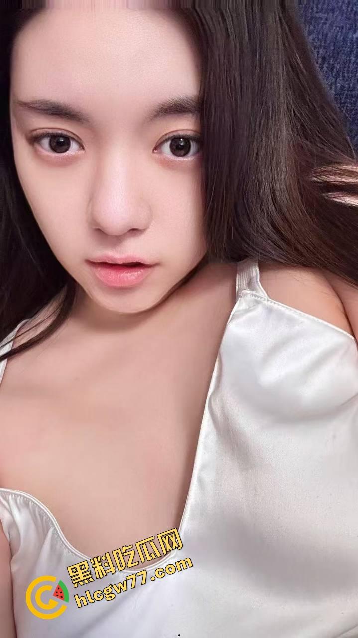 二次元【小鱼呆呆】脑户外露出,Lo装萝莉嘴甜骚货,穿JK被金主野战爆操,小白虎嫩得发光! 第1张 二次元【小鱼呆呆】脑户外露出,Lo装萝莉嘴甜骚货,穿JK被金主野战爆操,小白虎嫩得发光! 第1张