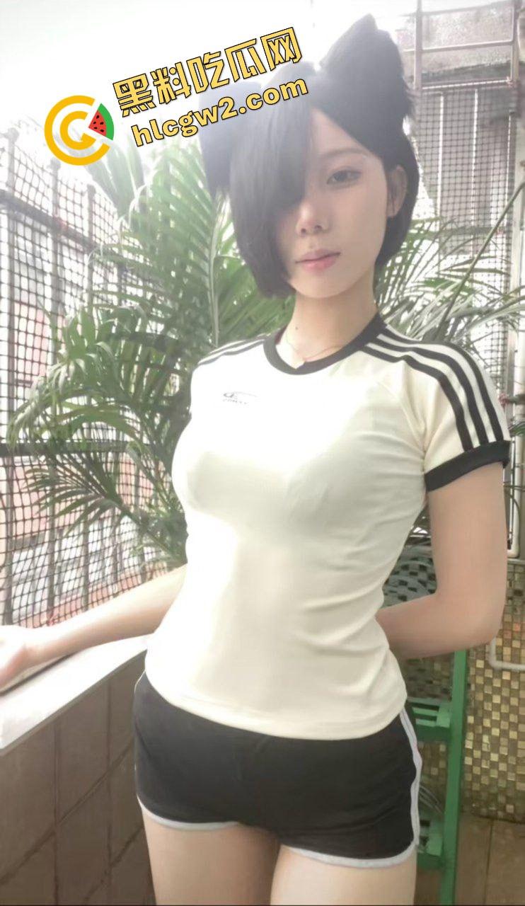 抖音极品尤物氛围感女神『绝缘体』炮台身材风骚至极 趴床淫叫直插骚穴！独家曝光！  第4张