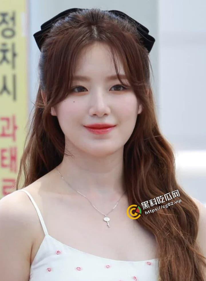 韩国女团 (G) I-DLE 台湾成员 叶舒华 露奶秀 跳舞时动作太大不慎漏点 现场表演真空上阵 褐色乳头小奶一览无余 第4张 韩国女团 (G) I-DLE 台湾成员 叶舒华 露奶秀 跳舞时动作太大不慎漏点 现场表演真空上阵 褐色乳头小奶一览无余 第4张