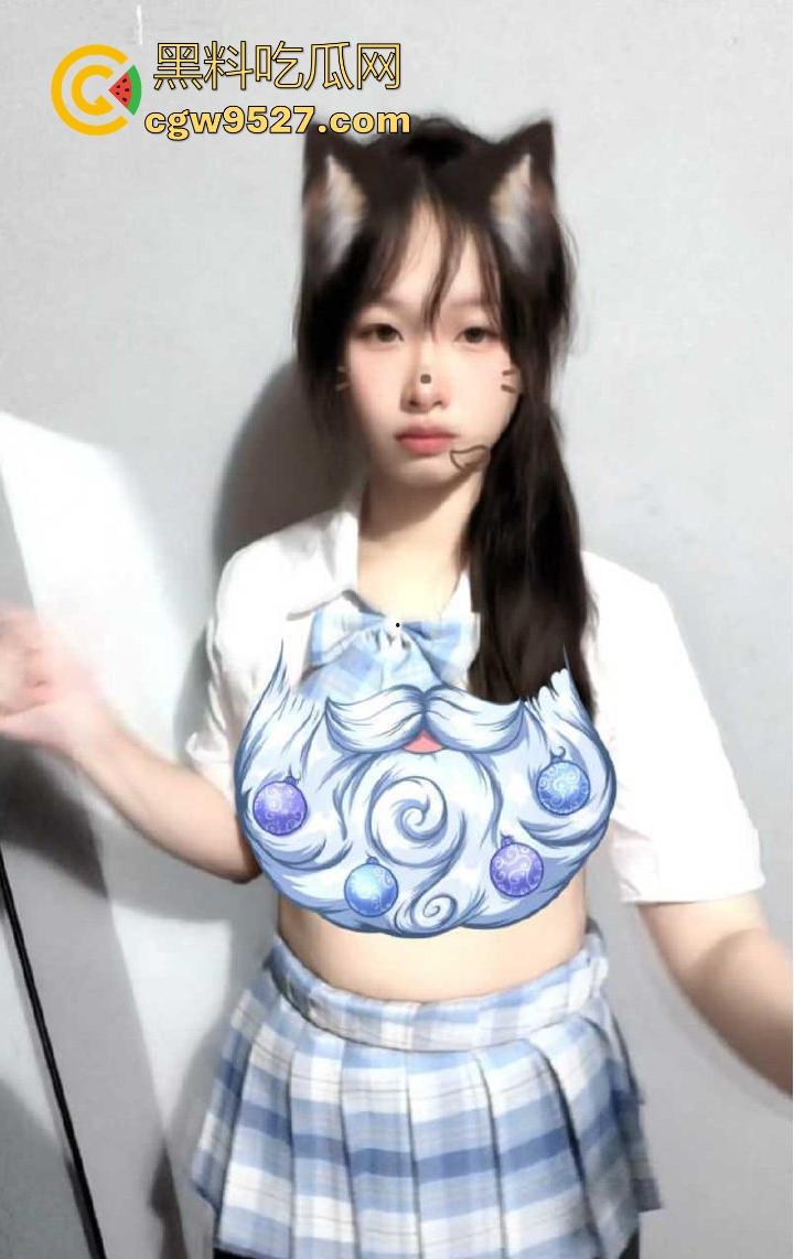 高颜值福利姬【小绒ovo】极品性感尤物露脸裸舞自慰，动作撩人边脱边舞，每一寸肌肤都散发致命诱惑！  第4张