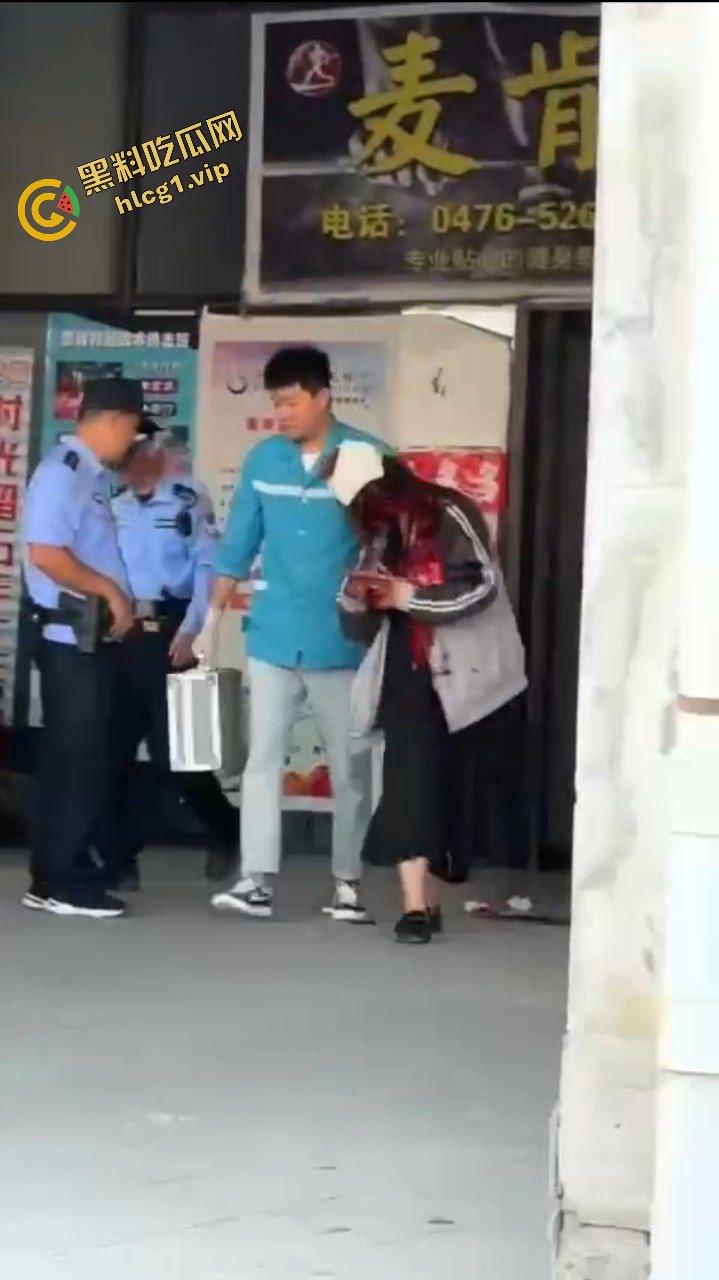 精神小妹为爱冲锋 菜刀制裁贱小三『刘筱萸』加对象换警察银手铐！  第8张