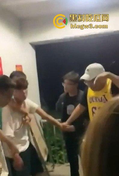 安徽校园内衣大盗现场翻车!臭袜子满地,小伙口味重,偷遍女宿舍内裤,活脱脱现代采花贼! 第3张 安徽校园内衣大盗现场翻车!臭袜子满地,小伙口味重,偷遍女宿舍内裤,活脱脱现代采花贼! 第3张