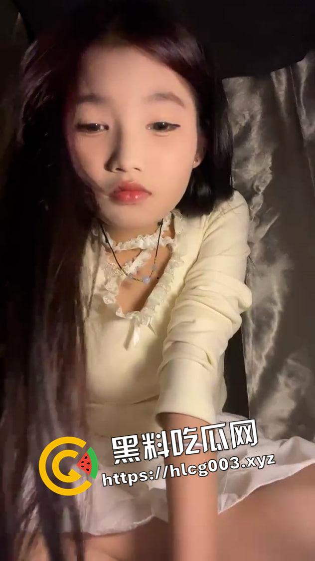 甜美女大学生宿舍直播网调！超甜妹妹自慰毒龙 白眼高潮 差点被舍友发现 付费直播流出  第5张