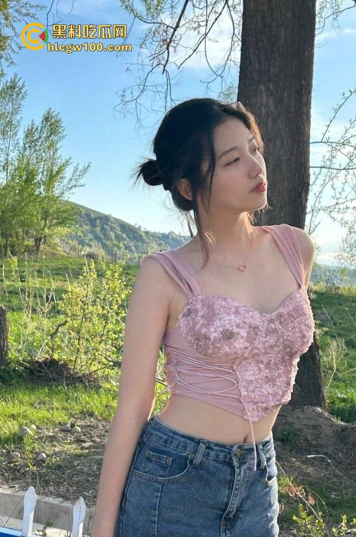 宁波诺丁汉大学大二【孙甜甜】寒假放飞自我，新学姿势直接实操，小腰扭得贼溜！  第3张