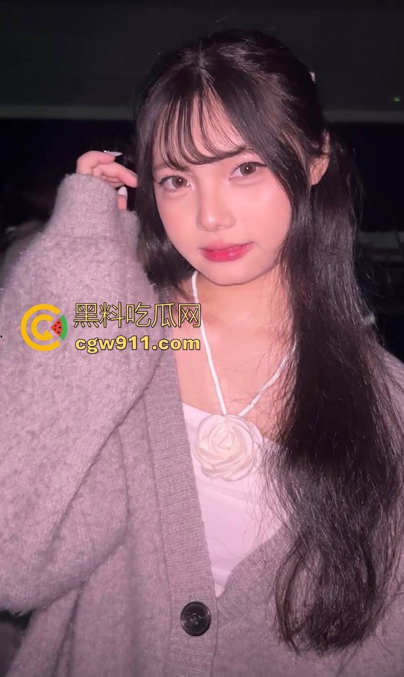 江南大学高颜值学妹【林小于】私拍视频流出，绝美颜值双峰挺翘，性感身材散发致命诱惑，玩法淫骚！  第3张