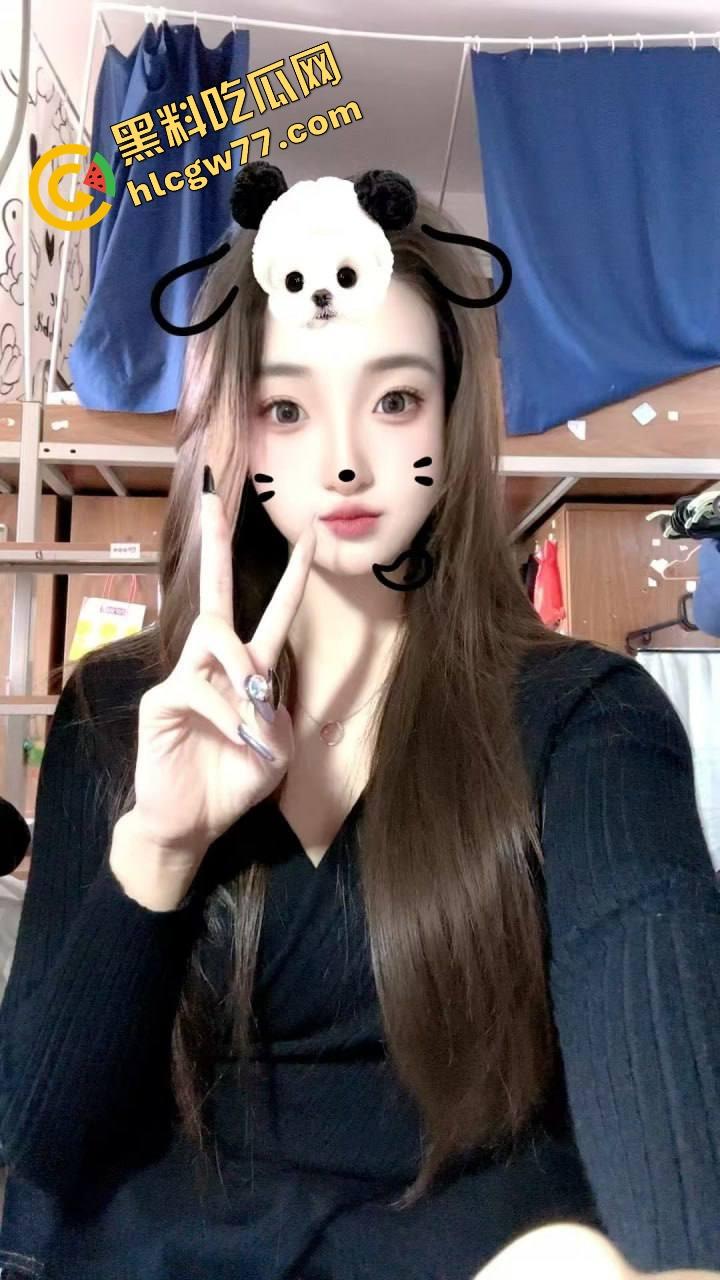 无锡高三骚妹毕业即开约，粉鲍粉嫩情趣内衣勾金主爆插，自慰片拍到手机存储报警！  第1张