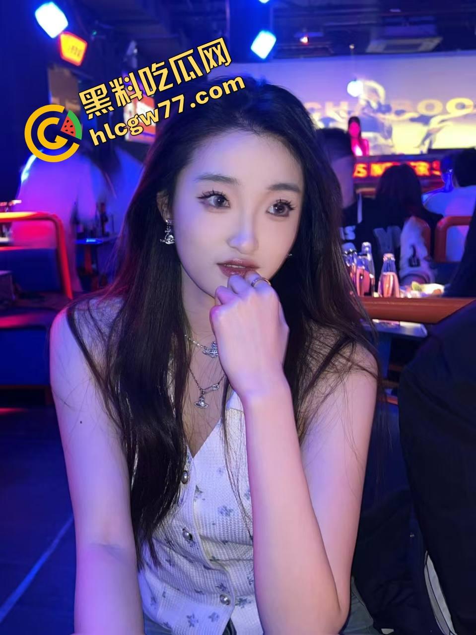 无锡高三骚妹毕业即开约，粉鲍粉嫩情趣内衣勾金主爆插，自慰片拍到手机存储报警！  第7张