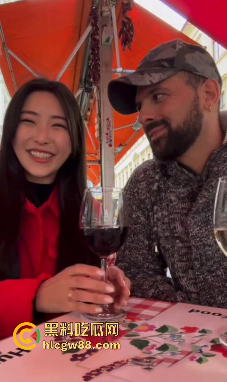 里斯本大奶留学生【胡依冉】街头被老外忽悠回家，共浴吃奶爆操随便玩，巨乳小骚逼被大屌输出！  第11张