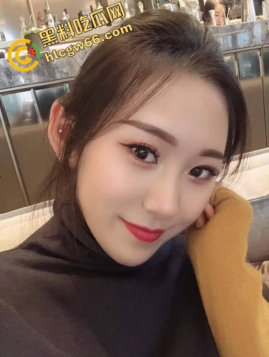 吕总调教计划外传空姐篇，制服冷艳空中婊子，落地即变骚狗，一根皮鞭抽出逼水喷湿！  第4张