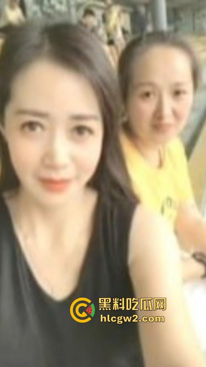 四眼约炮大神牛逼炸了！征服四位寂寞阿姨骑电动车轮番赴约被操，全程对话骚到爆 阿姨们直接抢着被要被上！  第9张