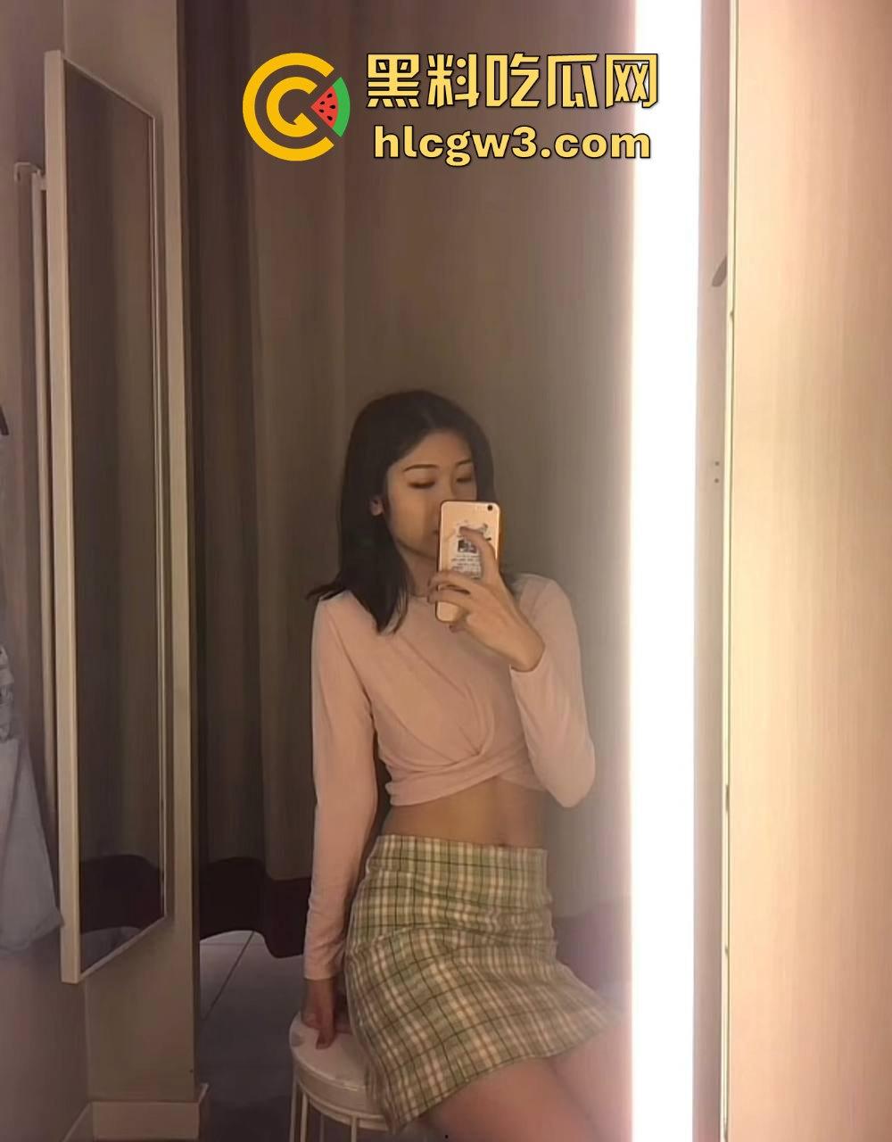 河北清纯反差女友【张梓萱】性爱视频疯传，娇嫩粉穴被操到翻白眼，叫声甜得腻人！  第3张