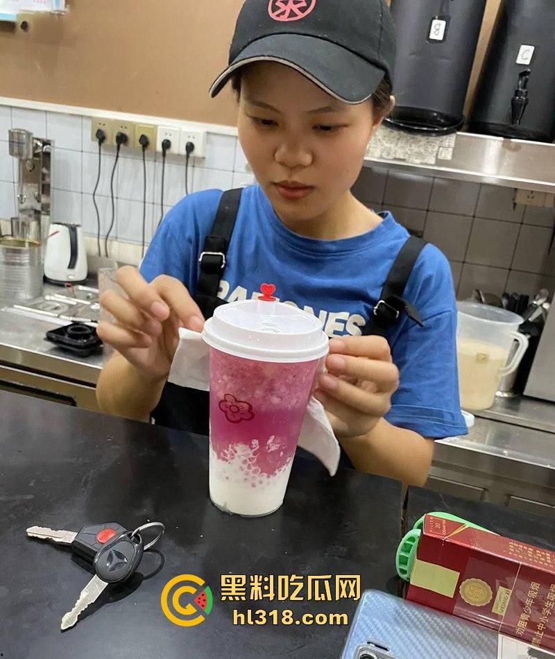 广西巨乳反差人妻【林婷瑶】酒瓶塞逼上下洞齐开，被男朋友调教成风骚母狗，私生活泄密曝光！  第1张