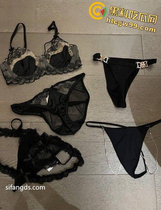 北体学院舞蹈老师【宋欣】学生心中的女神沦为主人的精盆母狗，一字马体位操逼不敢想有多爽  第22张