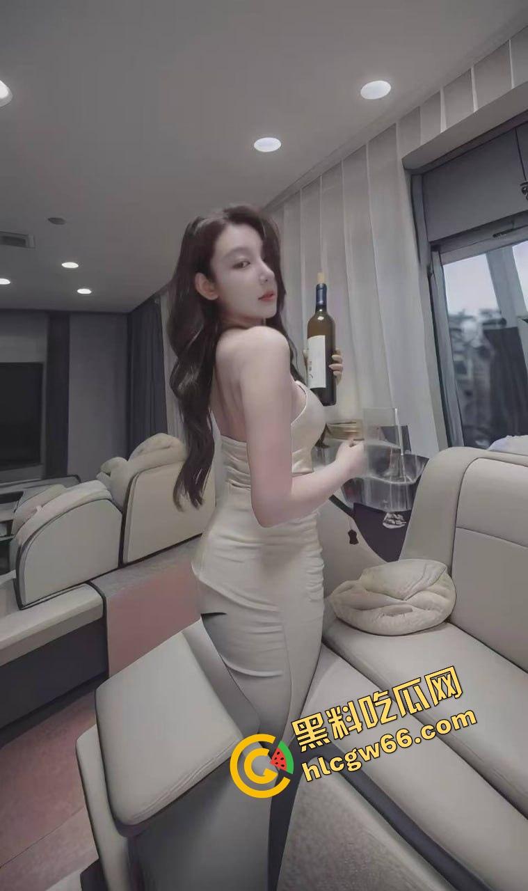 瓜友河南旅游顺路找了个伴游妹子,高铁还没到站就给口爆深喉,整节车厢都是她舔鸡巴的声音! 第2张 瓜友河南旅游顺路找了个伴游妹子,高铁还没到站就给口爆深喉,整节车厢都是她舔鸡巴的声音! 第2张