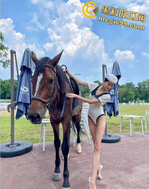 北体学院舞蹈老师【宋欣】学生心中的女神沦为主人的精盆母狗，一字马体位操逼不敢想有多爽  第42张