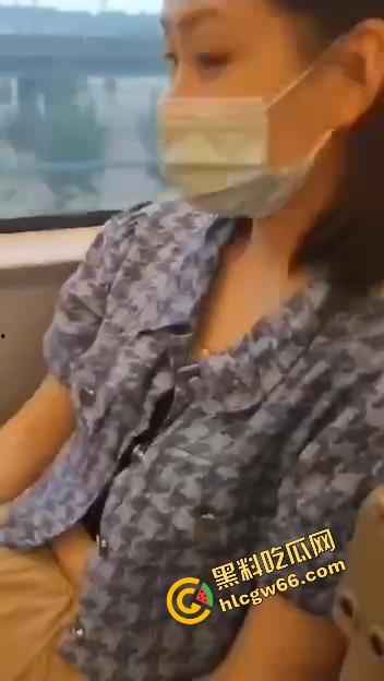 瓜友河南旅游顺路找了个伴游妹子,高铁还没到站就给口爆深喉,整节车厢都是她舔鸡巴的声音! 第8张 瓜友河南旅游顺路找了个伴游妹子,高铁还没到站就给口爆深喉,整节车厢都是她舔鸡巴的声音! 第8张