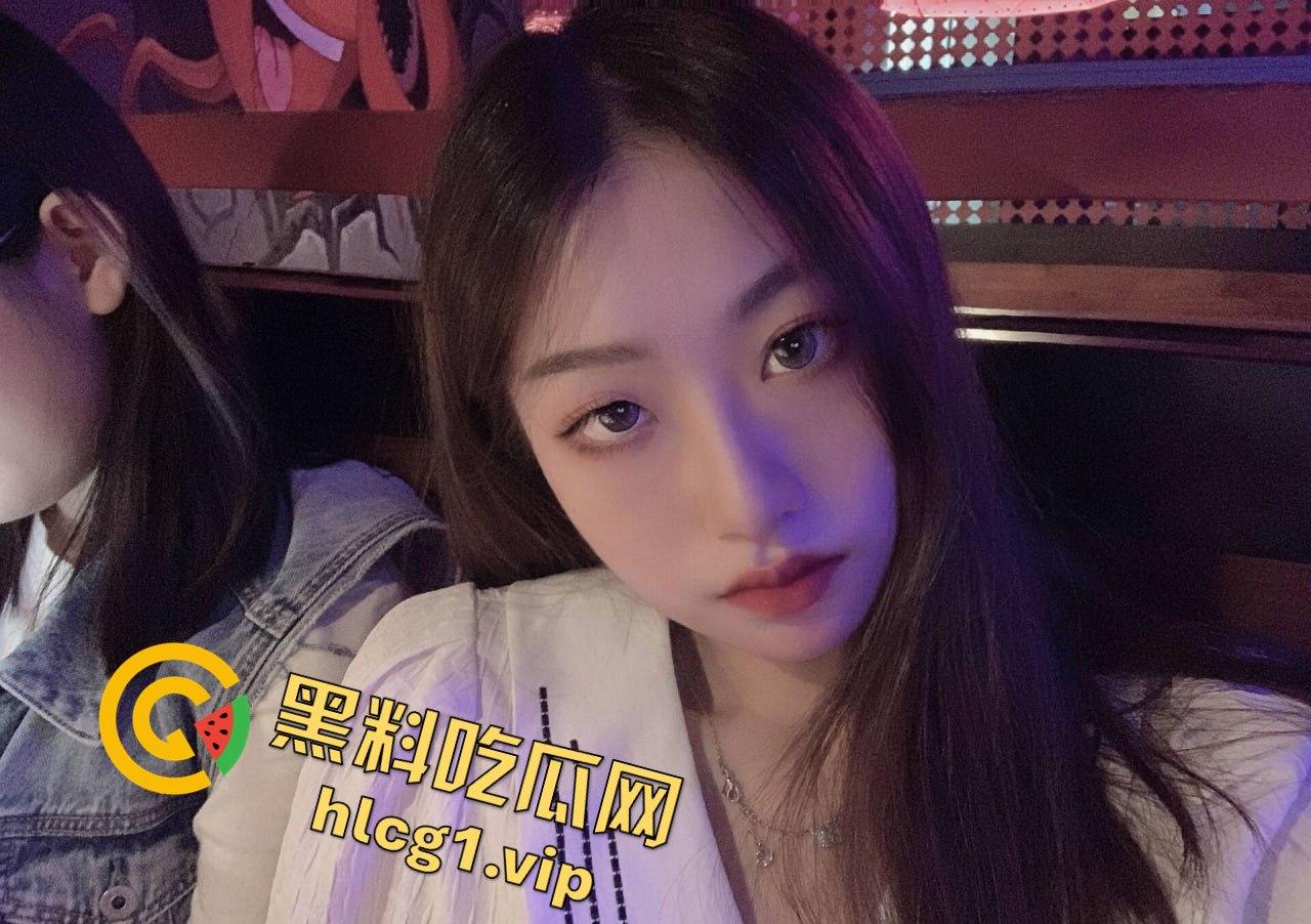 师范学院大二女学生私密自拍云盘外泄！和男友的激情时刻被曝光！  第2张