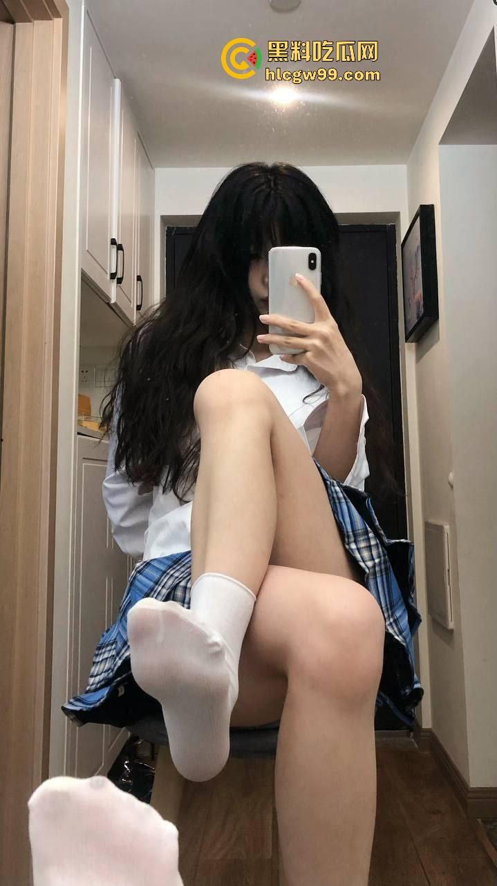 重庆巨乳小母狗『王晓希』独家视频曝光，跪地揉奶跳骚舞，脸穴同框疯狂自慰求主人大鸡巴！  第16张