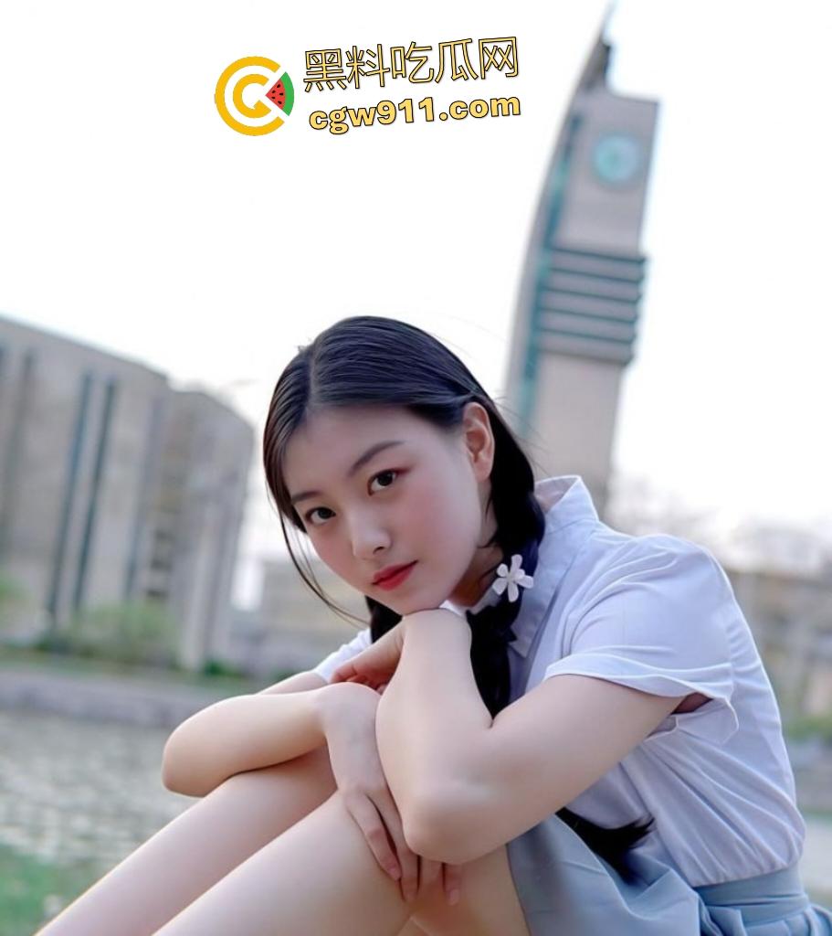 南职大骚货【温琪瑶】吃鸡狂魔！手机刺激战场，床上做爱战场吞鸡巴如饥似渴，男友叫舍友双洞齐插！  第1张