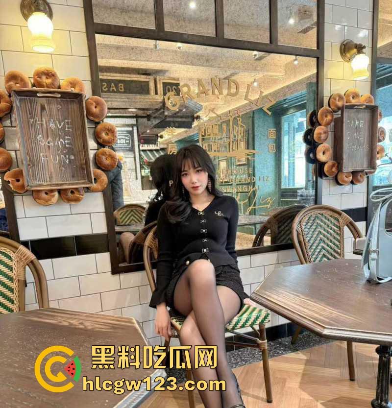 海角乱伦大神 姐姐的奶味 与巨乳姐姐互换体位疯狂舔穴 浓精内射子宫深处！  第2张