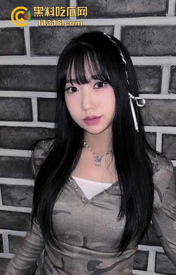 湖南农业大学【林薇雅】酒店约炮视频曝光，清纯女大变身淫娃，极品口活与淫荡骑乘操起来真的太爽了！  第1张