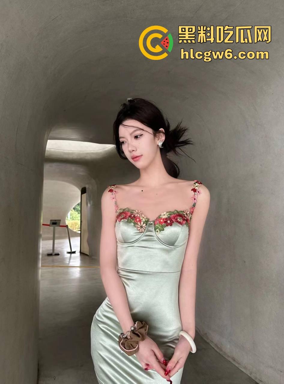 三亚大佬试驾大学生清纯母狗高亚琪！昼夜两张脸，白天乖巧拍照晚上浪翻酒店，骚到让人精盆告急  第2张