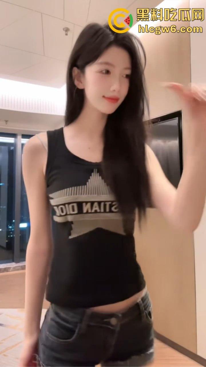 三亚大佬试驾大学生清纯母狗高亚琪！昼夜两张脸，白天乖巧拍照晚上浪翻酒店，骚到让人精盆告急  第5张